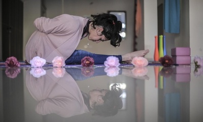 封鎖下のガザ、ヨガが女性たちの心の傷癒やす