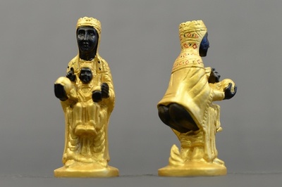 聖母マリアの「排便人形」、スペインのカトリック教徒が激怒