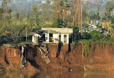 台風直撃のフィリピン、被害の爪痕残る被災地