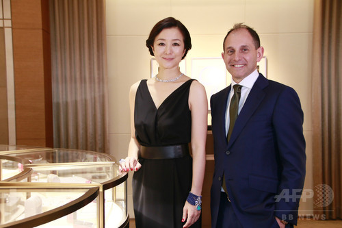 カルティエ 鈴木京香がリニューアルのテープカット 写真4枚 ファッション ニュースならmode Press Powered By Afpbb News