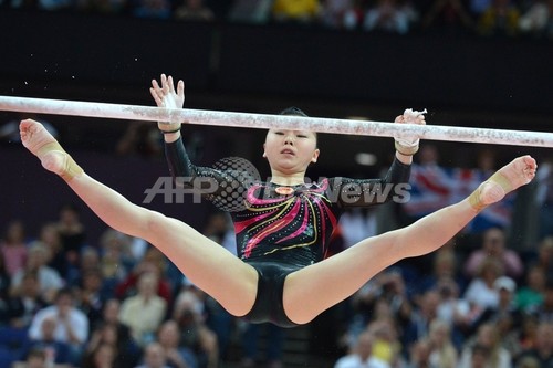 ムスタフィナが女子種目別段違い平行棒で金メダル 鶴見は7位 写真8枚 ファッション ニュースならmode Press Powered By Afpbb News
