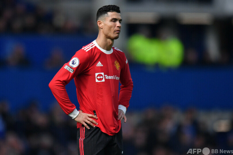 ファンの携帯はたき落としたロナウド、警察から注意処分