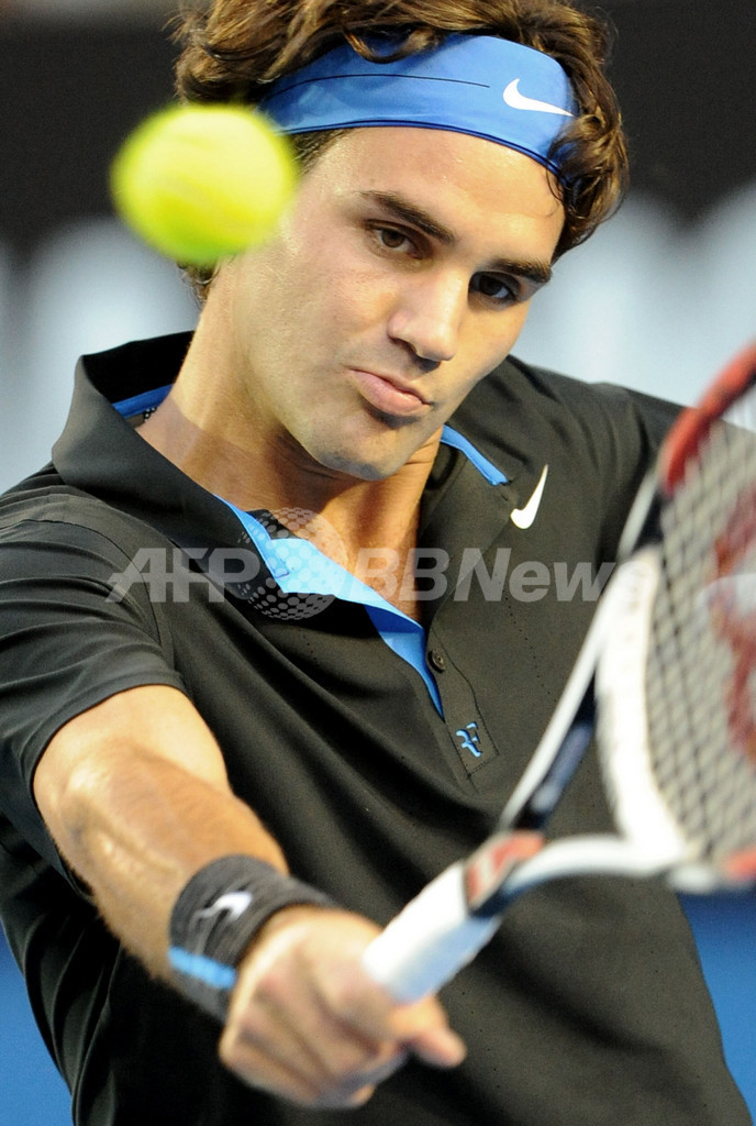 ジョコビッチ フェデラーを降し自身初の全豪決勝進出