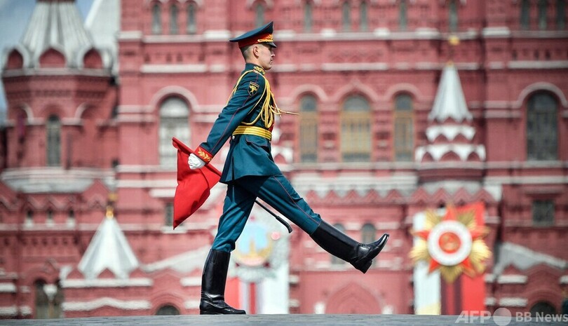 プーチン氏、「受け入れ難い脅威」から祖国防衛 戦勝記念日演説
