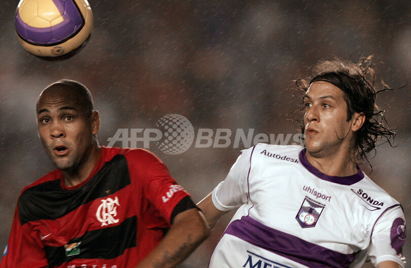 ＜サッカー 07リベルタドーレス杯南米選手権＞デフェンソール・スポルティング 2戦合計3-2でフラメンゴを降し準々決勝進出 - ブラジル