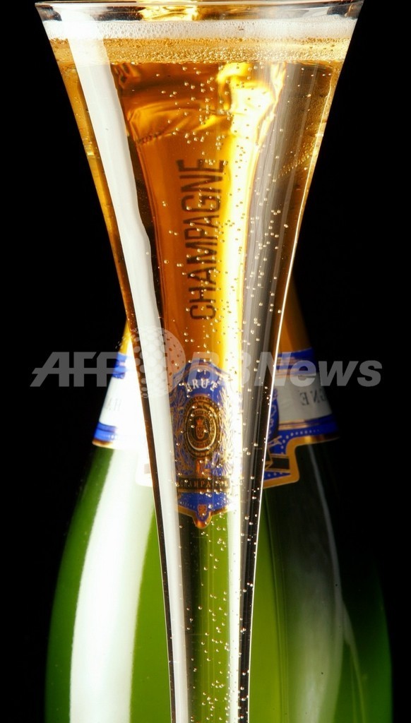 新年の祝杯に シャンパンの型破りな飲み方 写真1枚 国際ニュース Afpbb News