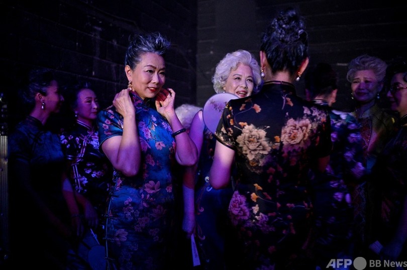 中国の高齢インフルエンサー、SNSで大活躍