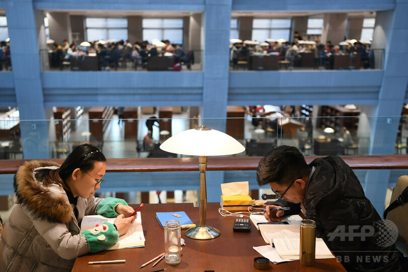 ラストスパート！　大学院入試や公務員試験の準備で図書館が満席　中国・山西