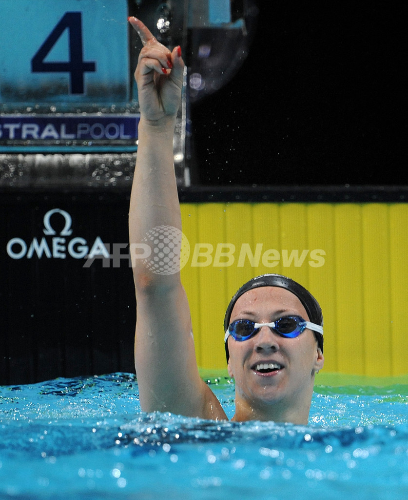 ヨバノビッチ 世界短水路選手権2008・女子50メート背泳ぎで世界新 写真3枚 国際ニュース：AFPBB News