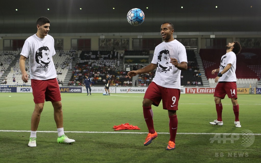 カタール代表選手が首長支持のtシャツ着用 Fifaから懲戒処分か 写真7枚 国際ニュース Afpbb News