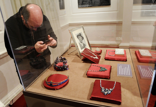 マリア・カラスのステージ衣装展覧会、NYで 写真10枚 国際ニュース