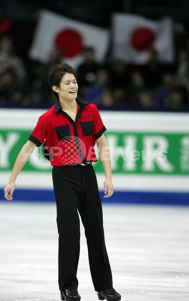 小塚崇彦 世界フィギュア男子SPで8位に 写真3枚 国際ニュース