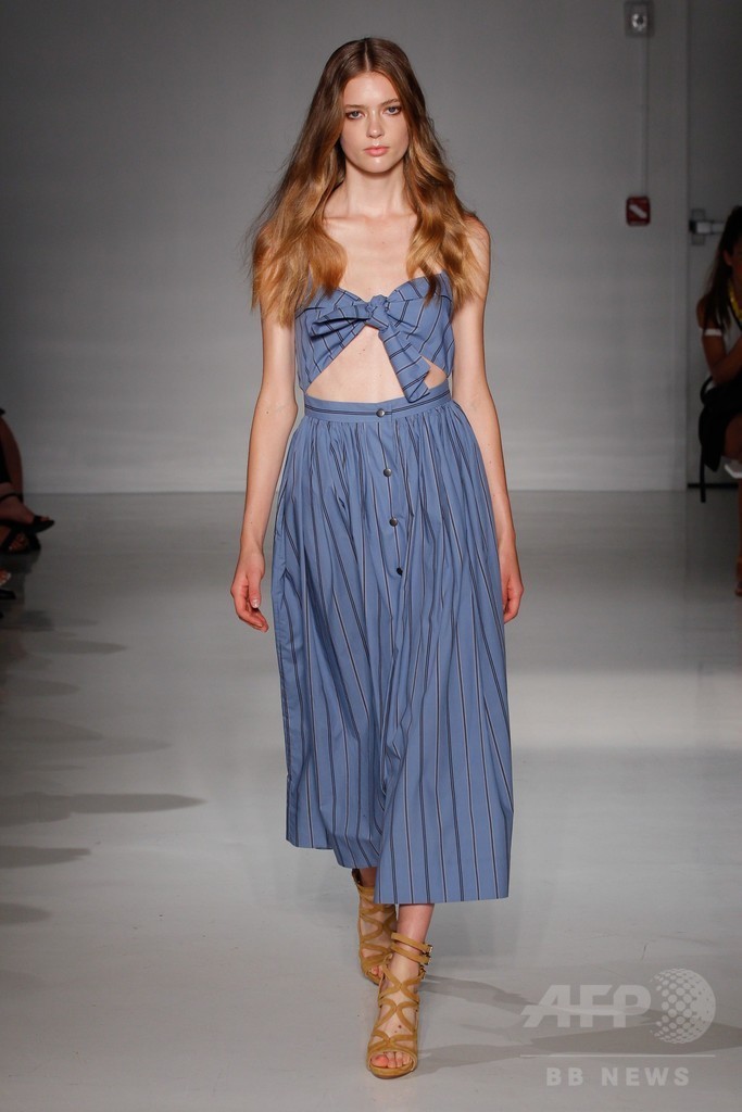 膝下丈のスカートでエレガントに、「ジル・スチュアート」15年春夏