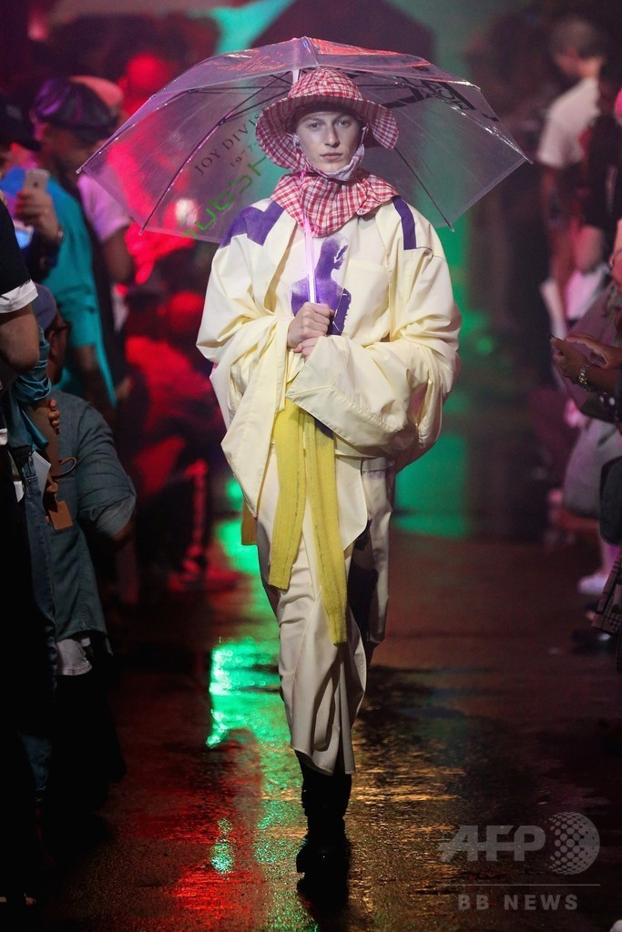 「ラフ・シモンズ」18年春夏メンズ