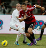ドバイ･チャレンジカップ2012（Dubai Challenge Cup 2012）は4日行われ、ACミラン（AC Milan）はパリ・サンジェルマン（Paris Saint-Germain）に1-0で勝利した。

パリ･サンジェルマンのクリストフ・ジャレ（Christophe Jallet、左）とボールを競るACミランのズラタン・イブラヒモビッチ（Zlatan Ibrahimovic、2012年1月4日撮影）。(c)AFP/MARWAN NAAMANI