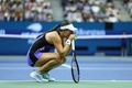 全米オープンテニス、女子シングルス決勝。コートにしゃがみ込むジェシカ・ペグラ（2024年9月7日撮影）。(c)CHARLY TRIBALLEAU/AFP