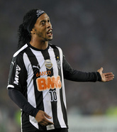 ロナウジーニョの新天地はメキシコに、ケレタロFCに加入 写真9枚 国際