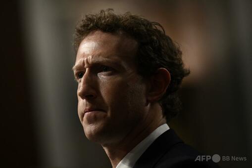 マーク・ザッカーバーグ 名刺 フェイスブック インスタ メタ 会長 兼