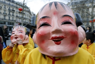 パリの中国系住民ら、華やかに春節を祝う