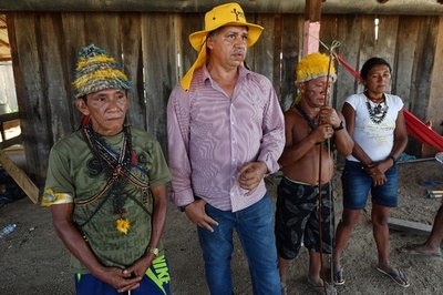 アマゾン先住民、金の小規模採掘の合法化求めてデモ ブラジル