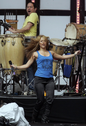 「Live Earth」ドイツでも開催、コロンビア人歌手のシャキーラが登場