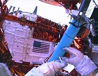 ハッブル宇宙望遠鏡修理、4回目の船外活動を終了