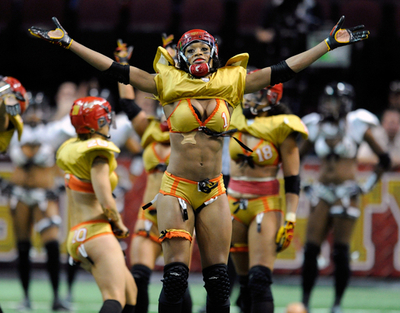 米ラスベガスでランジェリーフットボール公式戦開催