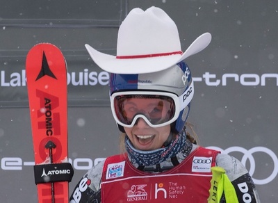 「二刀流」レデツカ、アルペンW杯初優勝 滑降初戦を制す