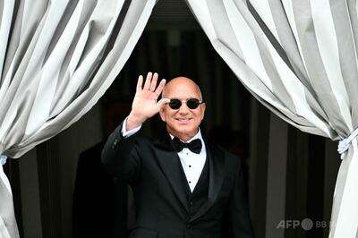 アマゾン創業者ベゾス氏、ベネチアで豪華挙式