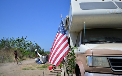 米加州で車中生活者が増加 住宅価格高騰など背景に