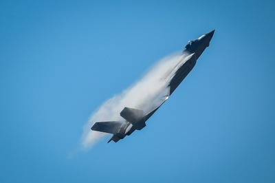 中国で航空宇宙博開幕 ステルス戦闘機「殲20」など公開