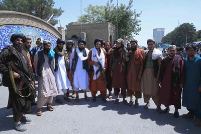 タリバン、政府軍から米供与の武器奪取 勢力拡大の一因に