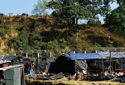 緩衝地帯のロヒンギャ避難民、ミャンマー兵の警告恐れバングラに越境