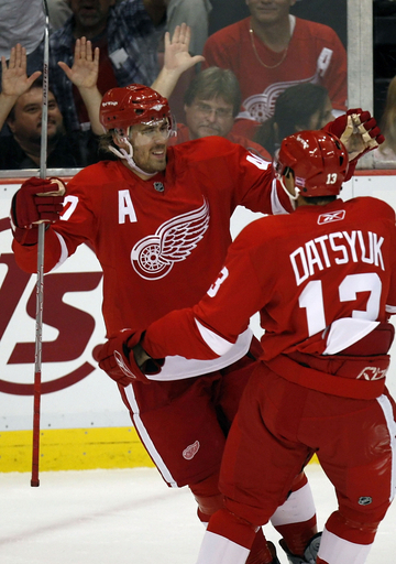 レッドウィングス ダックスに勝利