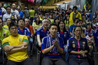 セレソンと青いサムライに声援、日系ブラジル人