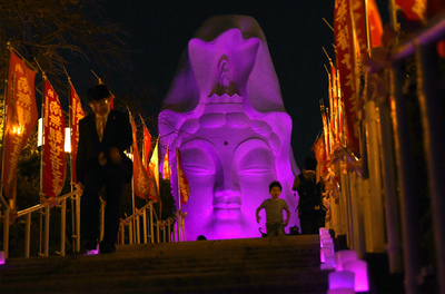 乳がん検査啓発のメッセンジャーはピンク色の観音様 鎌倉