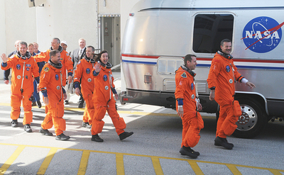 「アトランティス」の飛行士、宇宙からツイッターへ投稿中