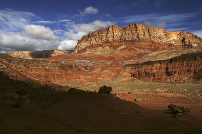 米探検家、洞穴で24時間身動き取れず死亡 ユタ州