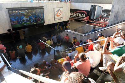 バスターミナルでポルノ映像、ハッカー侵入で ブラジル