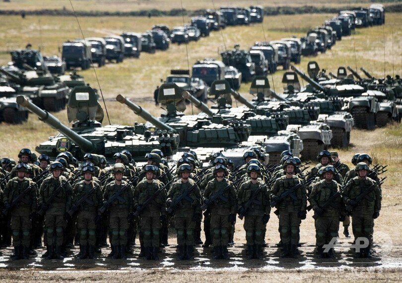 ロシア「史上最大」の軍事演習、中国・モンゴル軍とパレード