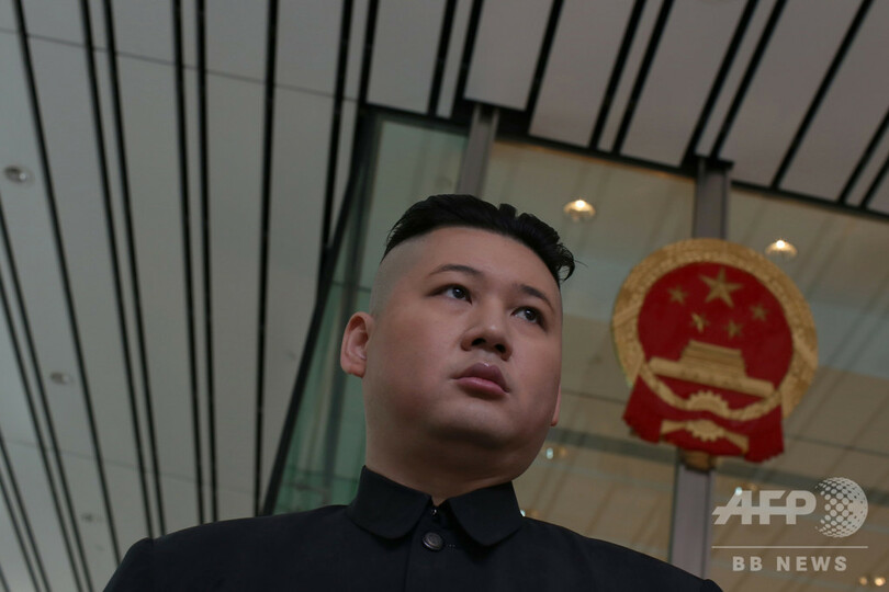 【写真特集】雰囲気はまるで本物、金正恩氏のそっくりさん「ハワードX」