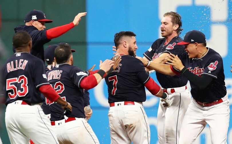 インディアンスが大逆転勝利で地区シリーズに王手 アストロズも2連勝 写真5枚 国際ニュース Afpbb News