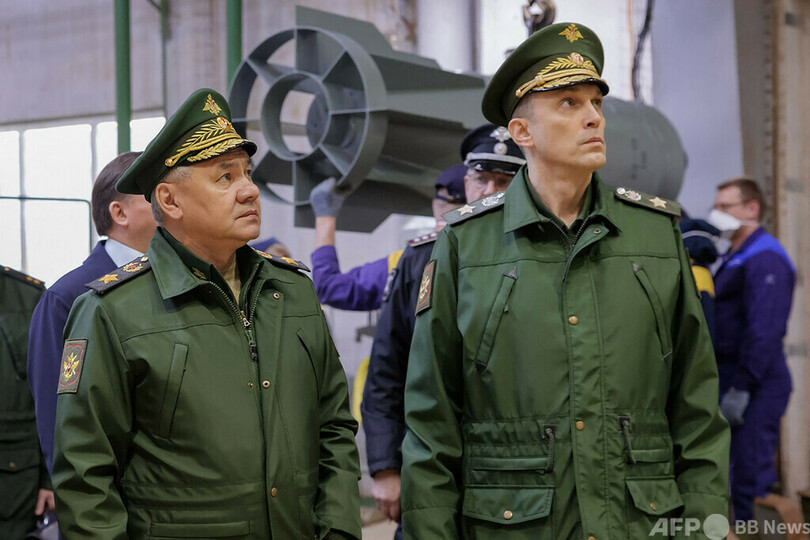 ロシア国防相、砲弾工場を視察