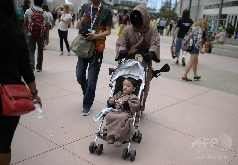 「コミコン」にコスプレイヤー続々、米サンディエゴ