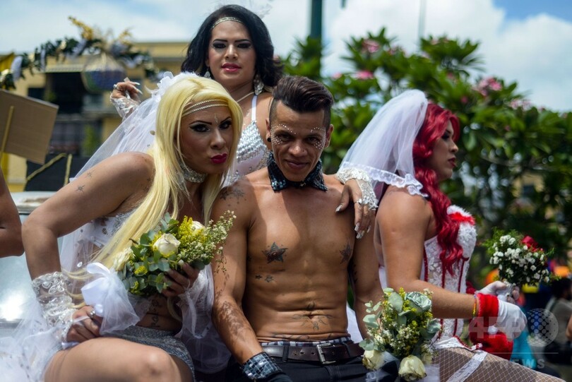 ベネズエラ首都で「ゲイ・プライド・パレード」開催