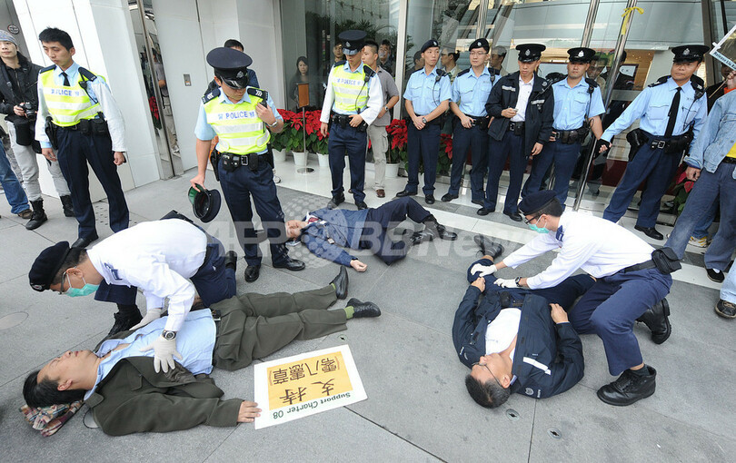 中国の改革訴えた人権活動家に懲役11年、「08憲章」起草の劉暁波氏