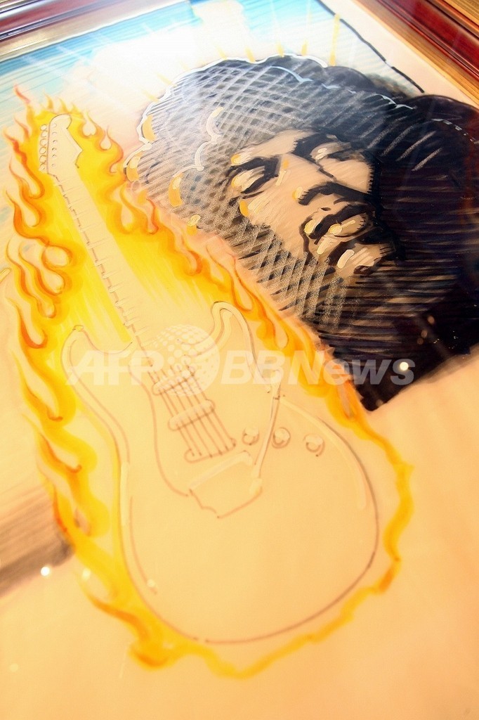 ジミヘンが火を付けたギター 5300万円で落札 写真1枚 国際ニュース Afpbb News