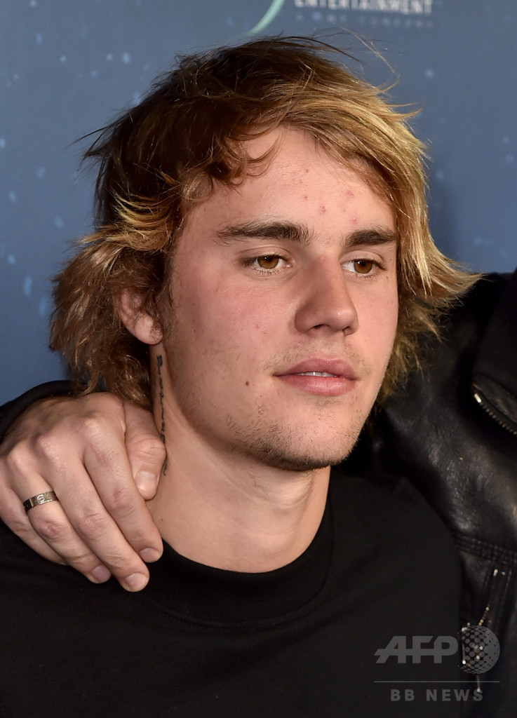 ジャスティン・ビーバー、21歳モデルと婚約か