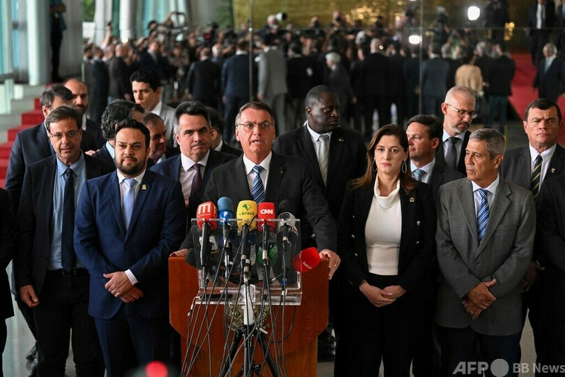 ボルソナロ氏、憲法「順守」 政権移行を承認 ブラジル