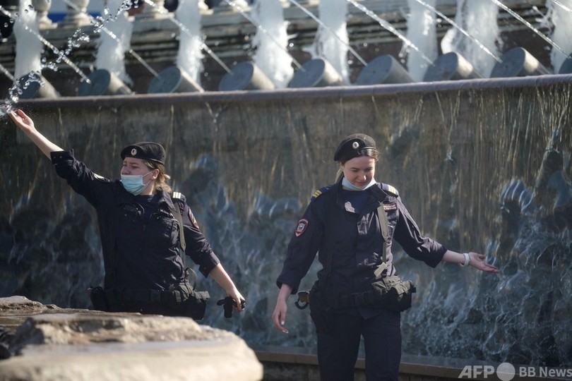 モスクワで記録的な暑さ 噴水で水遊びする子どもたちの姿も 写真13枚 国際ニュース Afpbb News